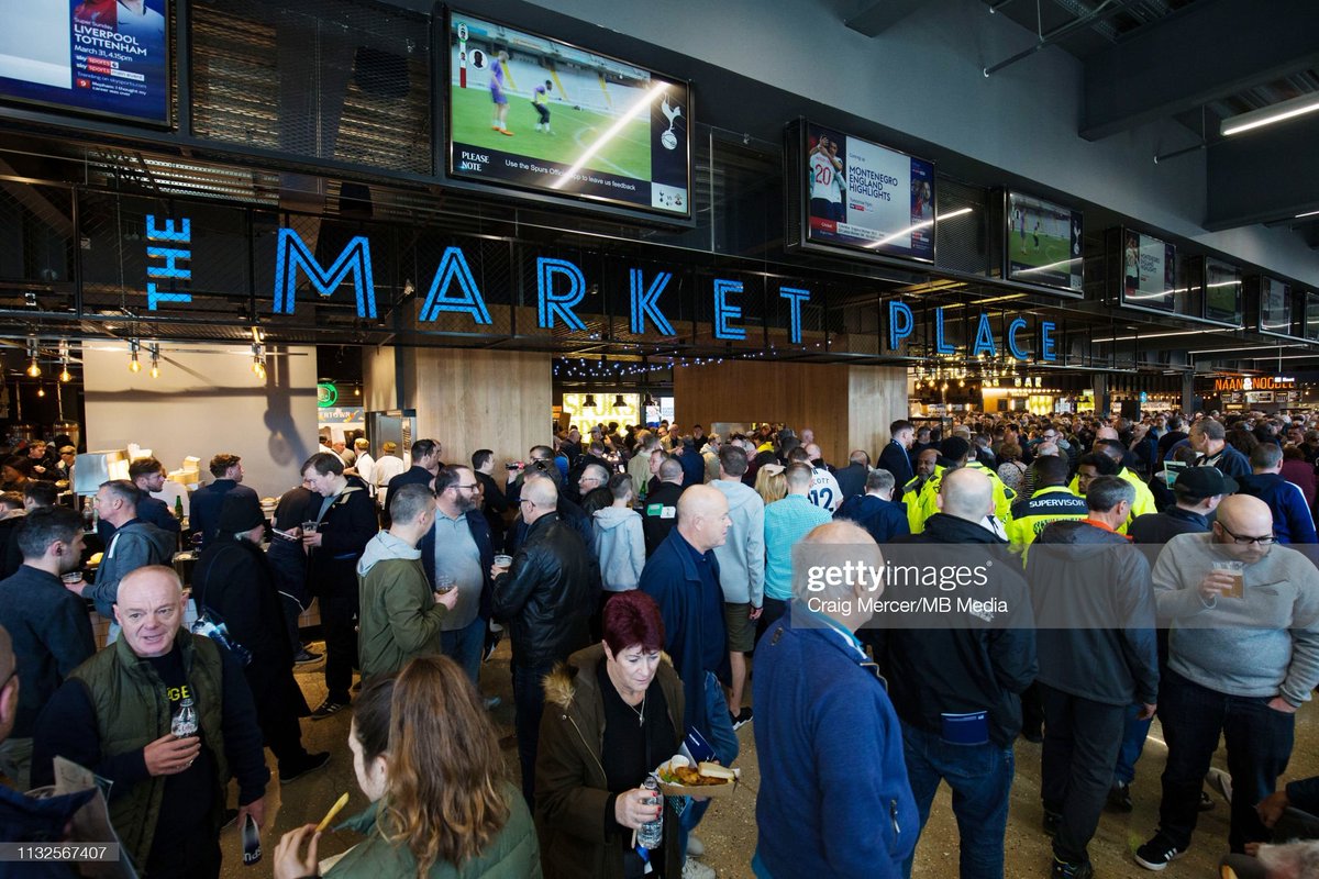L’utilisation massive des nouvelles technologies et l’apparition de nombreux commerces ont un objectif : transformer la mentalité des supporters anglais pour qu’ils n’arrivent plus juste avant le coup d’envoi mais...passent + de temps au stade et dépensent + d’argent.