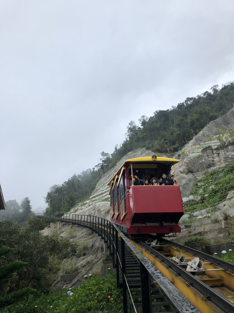 This was a mini train ride atop Bana Hills, near Hoi An  . Beautiful ride through the fog, it’s more of a fun ride. Video in next tweet  #DaNang  #BanaNills  #Train  #Vietnam (6)