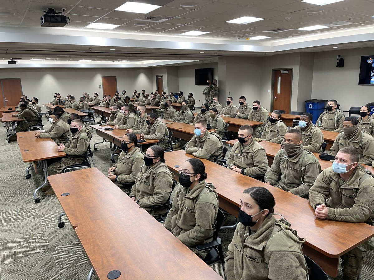 OrdnanceTSF's tweet photo. Today at the Ordnance TSF, we had soldiers from TSED visiting as they start their journey with the Ordnance Corp.
#GoOrdnance
@59thOrdnanceBDE 
@brown_clydea 
@OrdnanceCSM 
@ChiefofOrdnance 
@SCoE_CASCOM https://t.co/8Nxq0JkOl5