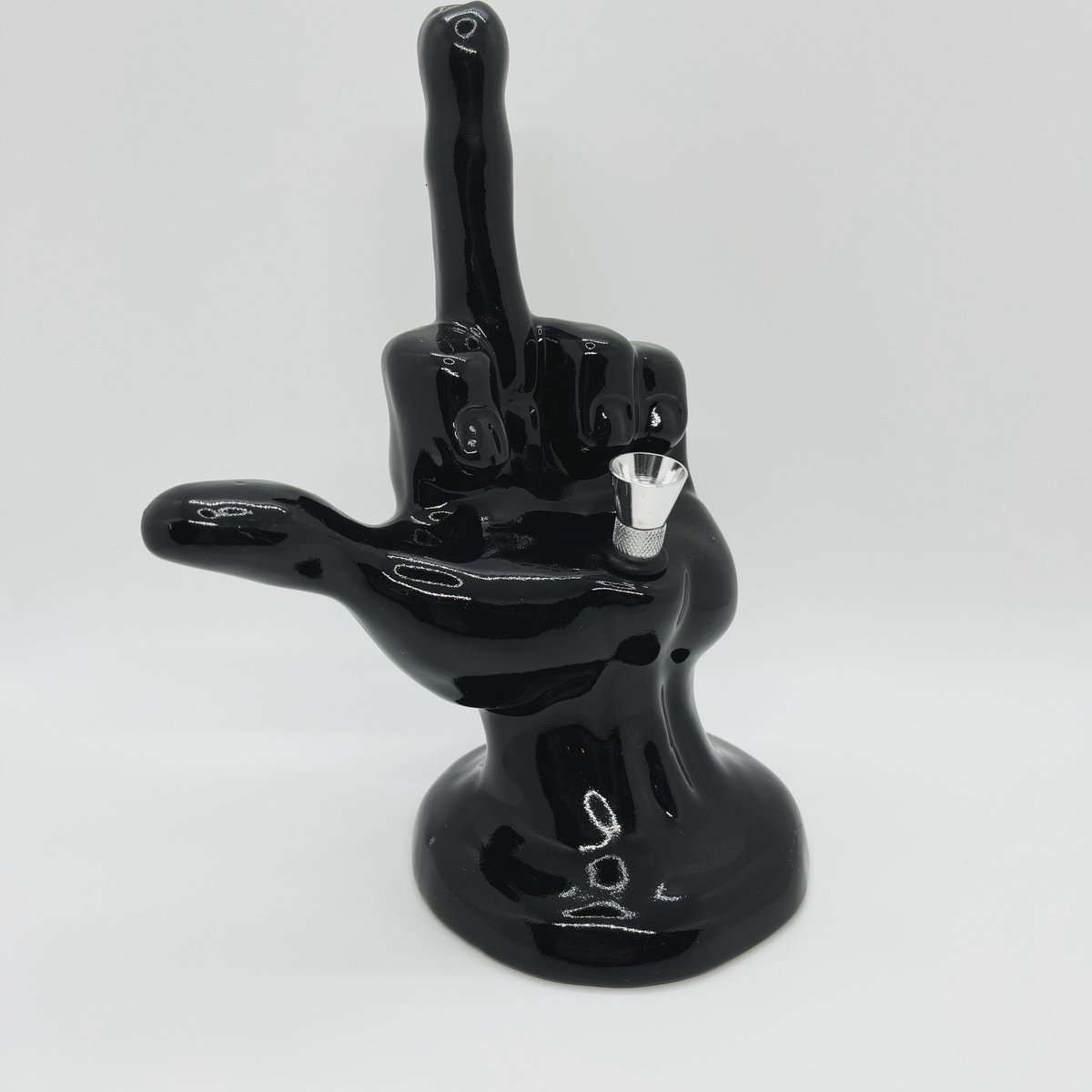 bizarre_soup's tweet photo. FTP 🖕🏼 #bong #ftp #smokeshop #bizarresoup #shopnow #middlefinger #stoner #smoke https://t.co/6sifADJheV