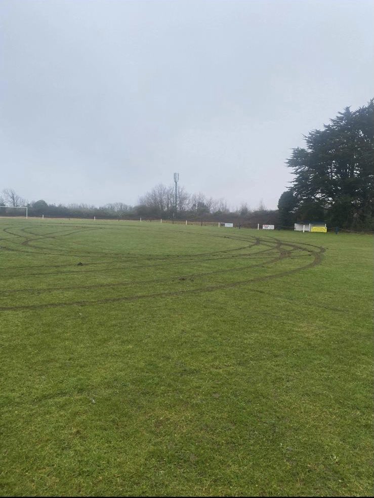 mariajaynebuckl's tweet photo. This is just heart breaking,look at it. If you did this to @St_MinverFC  Why?This club is run by the players &amp; a very small amount of people due to lack of money I personally know those who maintain this pitch and got it to the pristine condition it was. Pls Share https://t.co/zOtwkOGSPG
