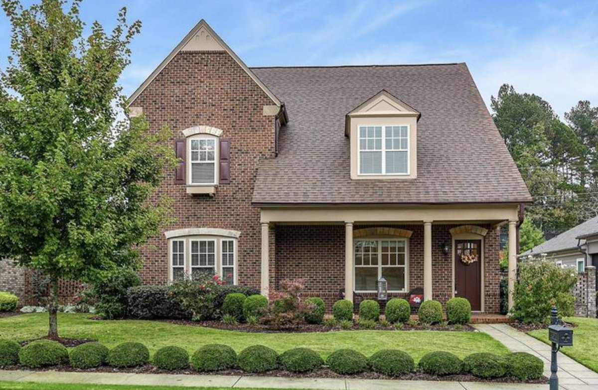 bhhsgeorgia's tweet photo. Sugar, spice, and everything nice, this charming home certainly has it all. This listing is exclusively marketed by Jeanine Blumer: Berkshire Hathaway HomeServices Georgia Properties. To see more of this beautiful home, click the link below!
.
https://t.co/P2nhkJQS4x
#realestate https://t.co/w6lRw8ccXw
