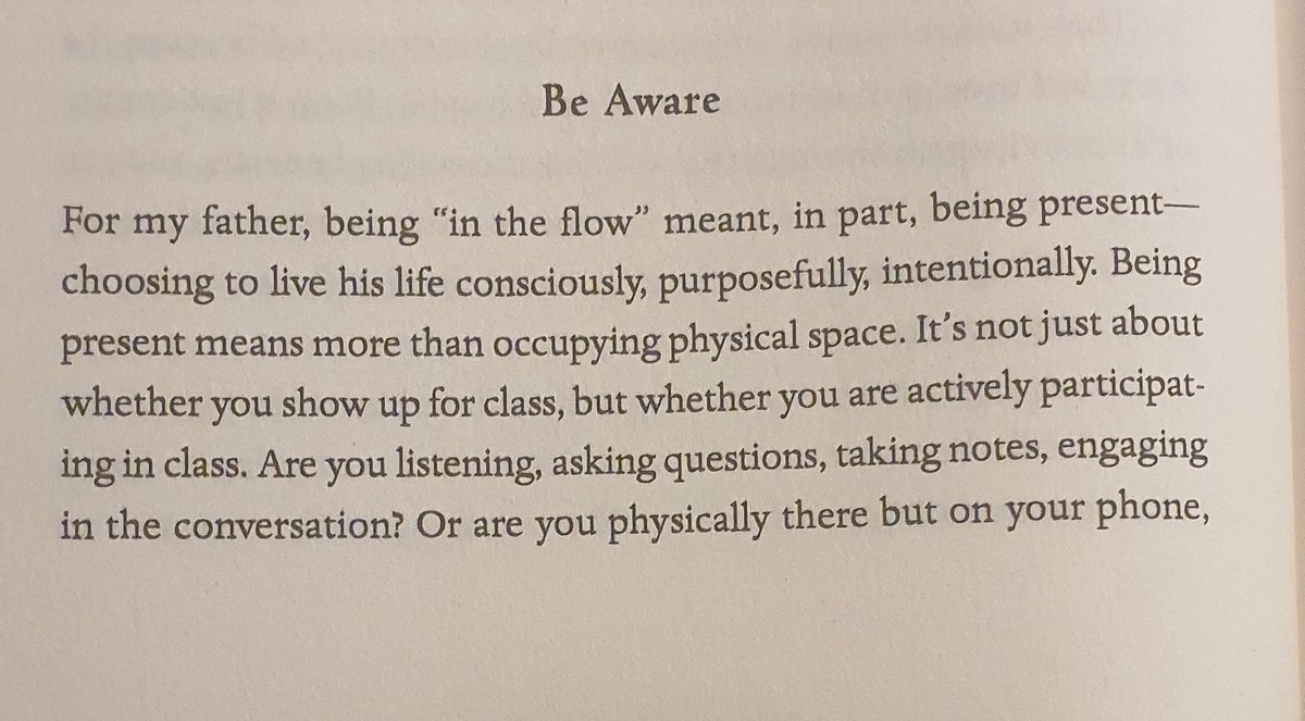 ancoraemparo's tweet photo. An excellent excerpt from the book - "Be water, my friend" that can be applied to learning and teaching.
"Being present means more than occupying physical space"
Ask questions
Take notes
Actively listen
Engage in conversation
#beanactivelearner https://t.co/q1APKmcGjt