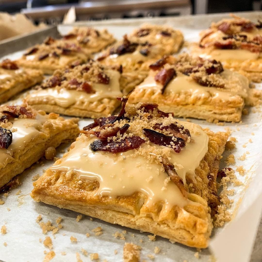 Located in Sugar Hill, New Hampshire, @pollyspancakeparlor has been cooking up made from scratch pancakes and home cooked meals for over 75 years.