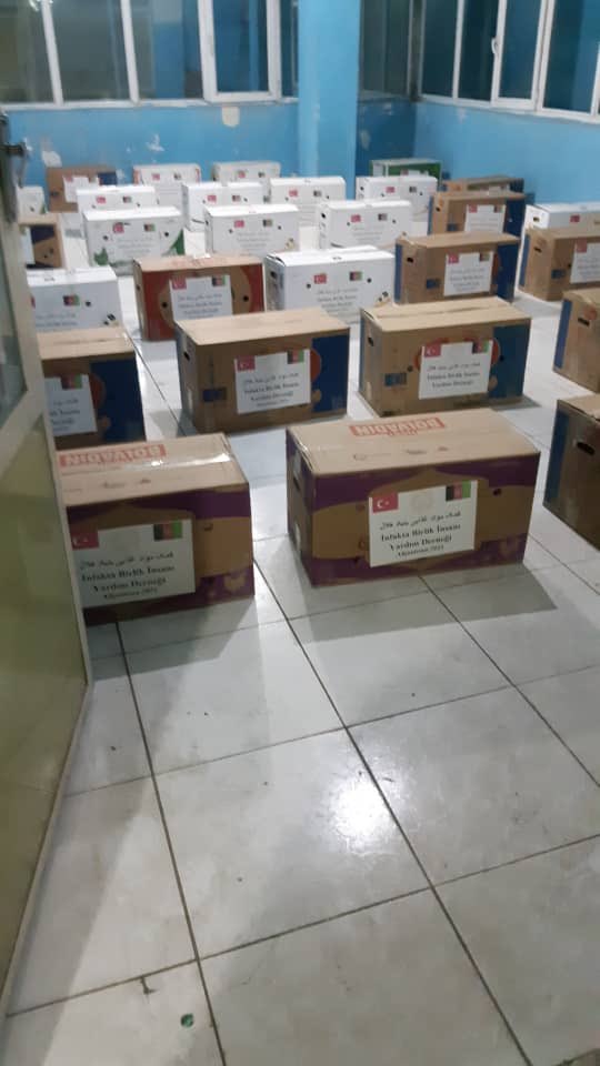 infaktabirlik's tweet photo. Afganistan 2021 İnsani Yardım çalışmalarımızın hazırlıkları tüm hızıyla devam ediyor. Afganistan temsilcimiz Asadullah Bey ve arkadaşlarına hummalı çalışmalarından dolayı teşekkür ediyoruz. Destek sağlayan gönlü yüce dostlarımıza da ayrıca teşekkürü bir borç biliriz. https://t.co/oYCv6Q6Gg9