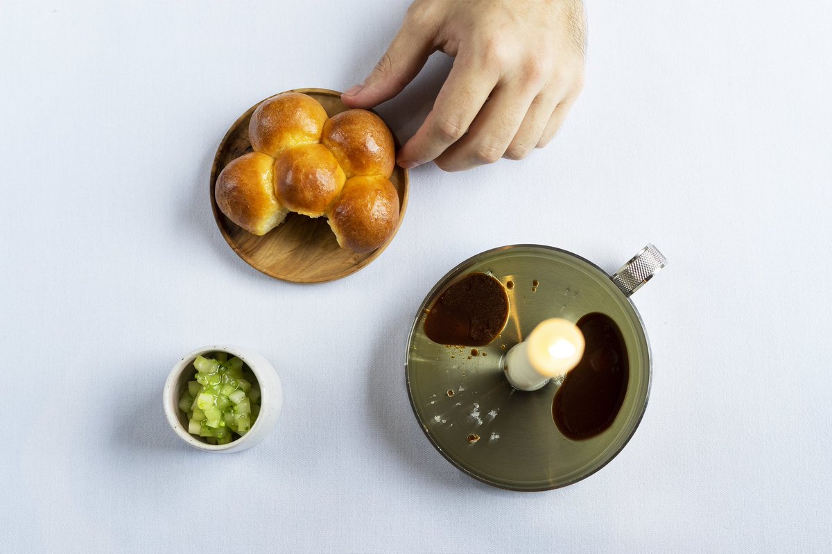 Looking for a Valentine's Weekend dinner delivery? Our Valentines at Home boxes are now live. 
Featuring our signature beef dripping candle 🕯Vegetarian &amp; pescatarian boxes available.
Order here; restaurantstory.co.uk/shop/