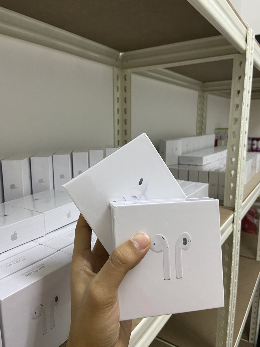 bylep_'s tweet photo. Sempena pembukaan jnt haritu, tak sempat nak bagi apa2, sebab selalu amalkan dalam rezeki kita ada rezeki orang lain. 

Saya nak bagi airpods v2 dekat orang bertuah, rt geng! Kalau banyak rt kita kasi Airpods pro sekali! https://t.co/fS8BYb5sZj