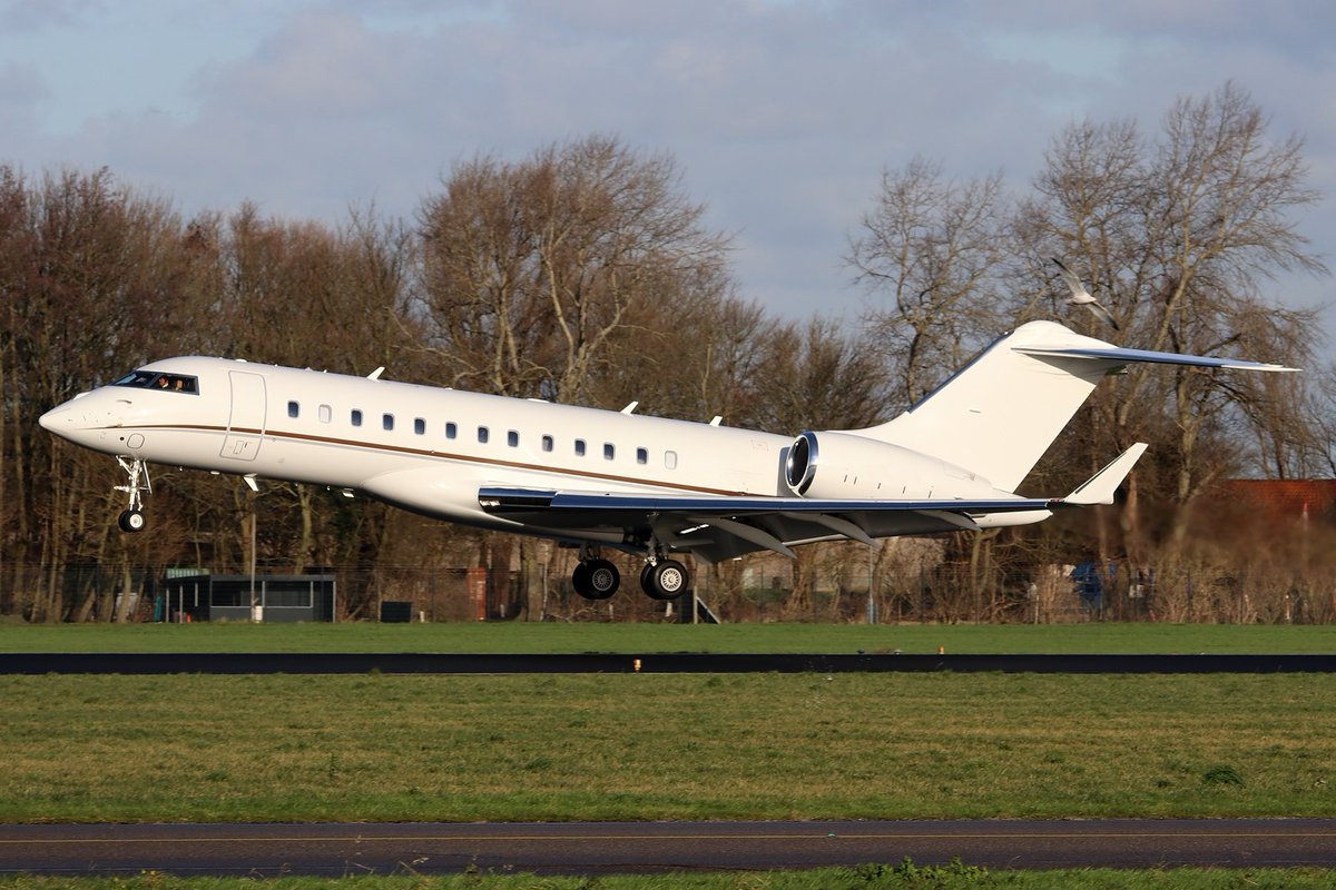 AviationNetwork's tweet photo. We are now seeking an EASA type-rated First Officer for our client's Global 6000 Vision as well (base Moscow, 16/14, EUR 7,000.00 per month + per diems). Please send us your latest CV to jobs@aviationnetwork.com.
Photo Credit: Andre Wadman
#AviationNetwork #DailyJobUpdates https://t.co/jX4L6ftklV