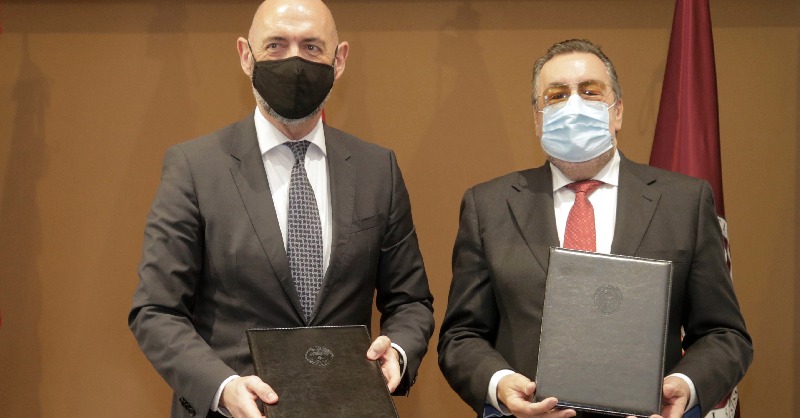 ONCE_oficial's tweet photo. La Universidad Complutense y la ONCE crean una Cátedra de Investigación sobre #JuegoResponsable y su Comunicación

@unicomplutense @UCMccinf @JuegosONCE @jgoyache #GrupoSocialONCE