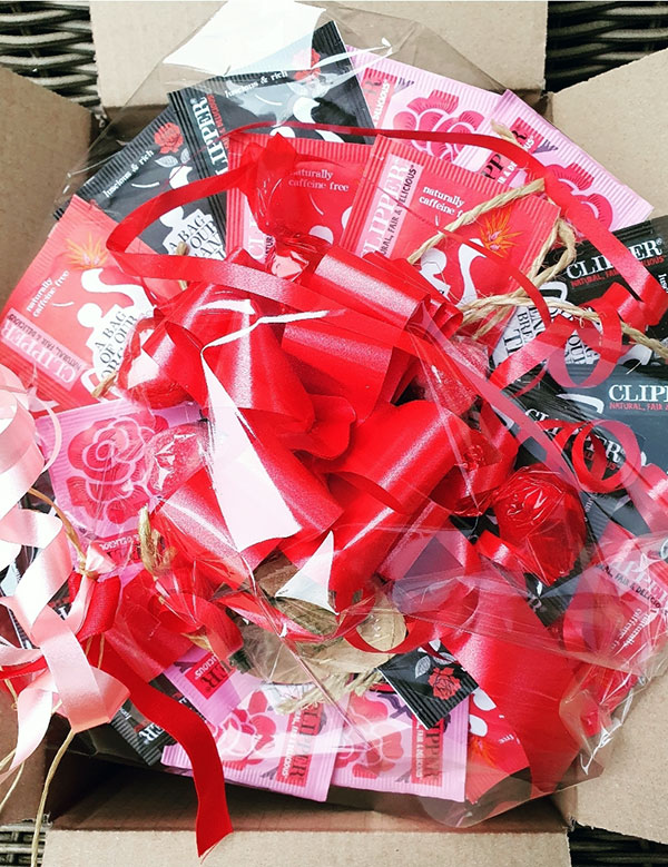 pureandtimeless's tweet photo. Valentijnsdag actie! Gratis Theeboeket van Fleurance!

Bij elke bestelling vanaf € 99,= euro sturen wij gratis een handgemaakt en feestelijk verpakt, Valentijn Theeboeket mee t.w.v. €13,50

Kijk snel op https://t.co/ZkfhEZtrs2 https://t.co/vzmpFW0JVG