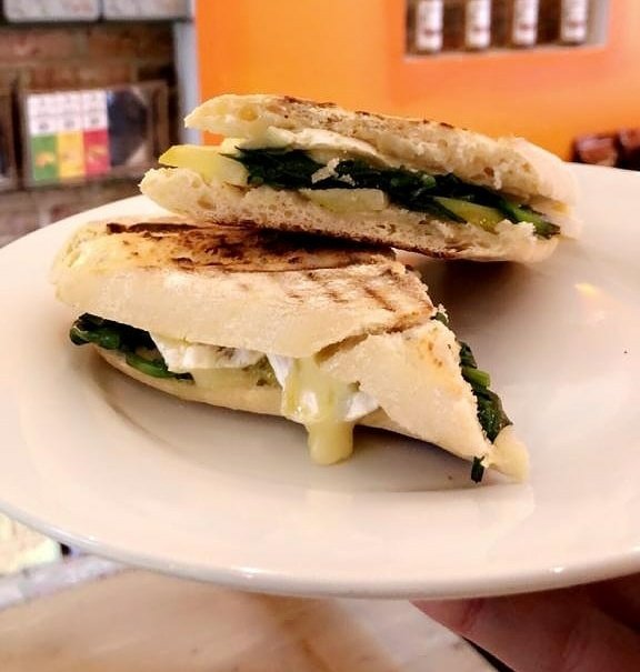 thehivesw6's tweet photo. The French - Brie cheese, apples and spinach in a sourdough baguette. #AtTheHiveSW6 #GourmetSandwiches

@thehivesw6 #670 #FulhamRoad  #Fulham #SW6 

#TakeAway 
#CallandCollect📞☎️ #02077361118 https://t.co/QR8IH93kP4