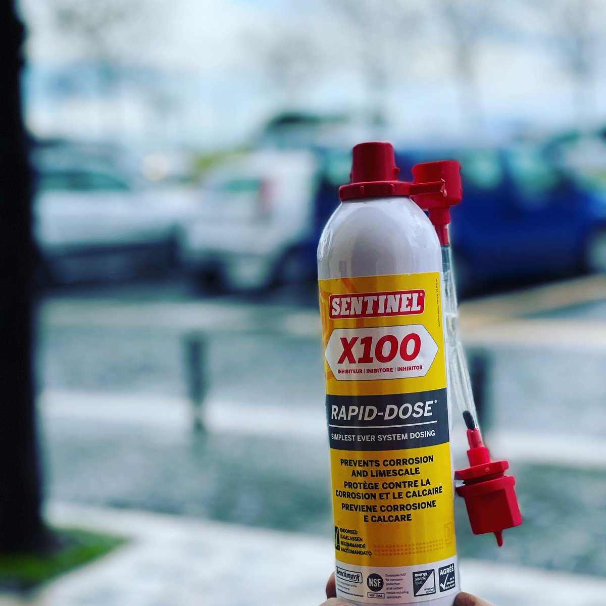 SentinelSol's tweet photo. Ogni giorno è un giorno fruttuoso se sai come proporre i trattamenti #Sentinel: mostra al cliente che una dose di #X100 Inibitore proteggerà lo scambiatore ed evita danni e guasti: una piccola spesa oggi, un grande risparmio domani! #Lavaggio #caldaiaacondensazione @EurothermNa https://t.co/mN6bITUNrZ