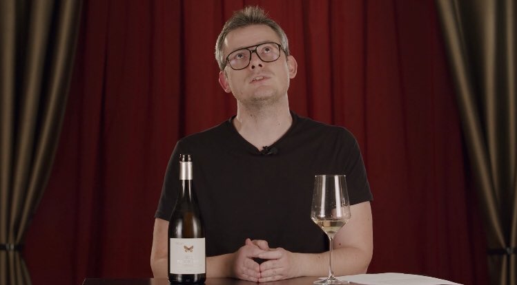 CDecantado's tweet photo. Hoy en @DoctorCerebrus #InstacataTV vamos con un vino #tiesosfriendly de @ojuelsupurao Fuente León.

También aprovechamos para anunciar que nos vamos a iniciar en el mundo de la consultoría vinica.

La premium. Claro. 

https://t.co/4e7eW55min https://t.co/pZLAKW49ZX