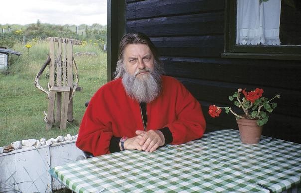 Please join me here at in wishing the one and only Robert Wyatt a very Happy 76th Birthday today  