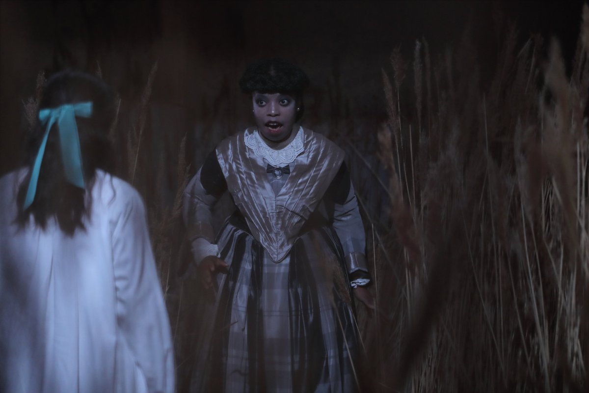 WiltonMusicHall's tweet photo. CAST
Robert Murray (@robmuz)  Quint and the Prologue
Gweneth Ann Rand – Mrs Grose
Rhian Lois (@rhianlois) – The Governess
Francesca Chiejina (@FrannyChiejina) – Miss Jessel 
Alys Mererid Roberts (@alysmererid) – Flora 
Leo Jemison – Miles

📸 Laurie Sparham https://t.co/FqDkDShr55