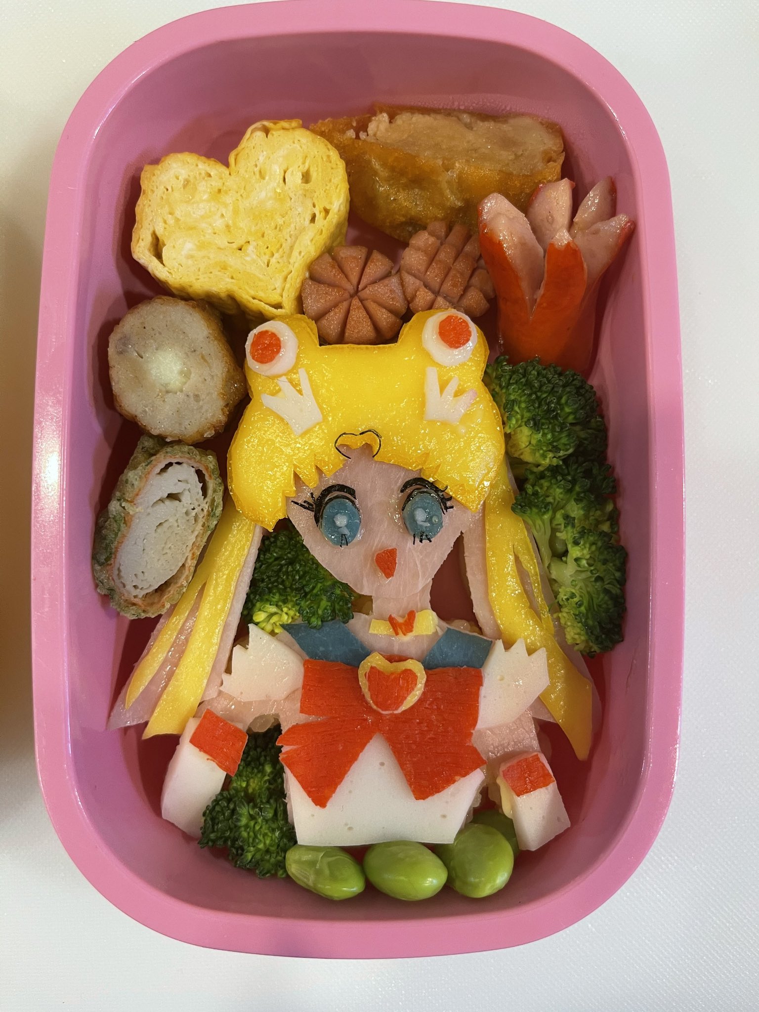 田中 英一 キャラ弁パパ 今日はドラゴンボールの悟空とセーラームーン 難易度高くて時間切れ キャラ弁 ドラゴンボール 悟空 セーラームーン T Co T7htnqfcxu Twitter