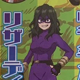 idc if her costume is purple she's literally so pretty ?? 