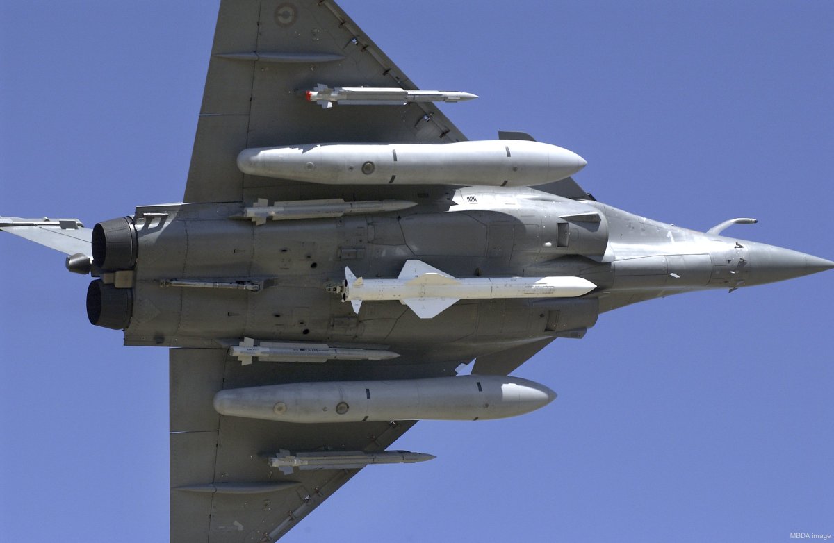 Exocet füzesi ise Türk Donanması için büyük bir tehdit.Exocet füzesi 70+ km menzile sahip, Sea Skimming (görülmemek için çok düşük irtifadan hedef gemiye saldırabilme) kabiliyetine sahip bir anti gemi füzesidir. /11