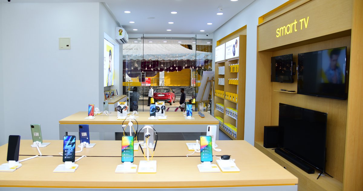 Happy to announce that we have launched a brand new #realmeSmartStore in Mysore.

Can you guess which city is next?