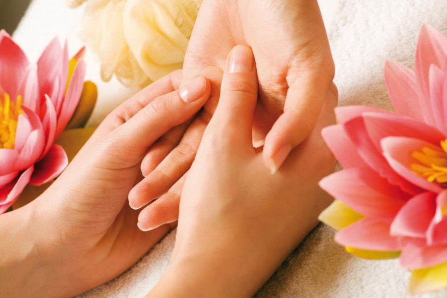 Join our FREE 3 week Hand Reflexology course, connect with others and learn some simple techniques for 
self-help:
wellbeingcollegebanes.co.uk/Activity/hand-…