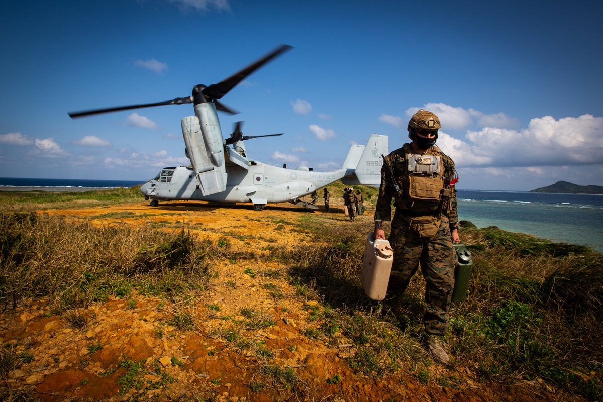 1stMAW_Marines's tweet photo. 5th #ANGLICO JTACs conducted Tactical Air Control Party and CAS training to maintain JTAC currency, simulated distribution operations and increase proficiency with the Link 16 with MV-22B Ospreys assigned to VMM-265.
#FreeAndOpenIndoPacific
#FightNow https://t.co/wKMKFLMN2Z