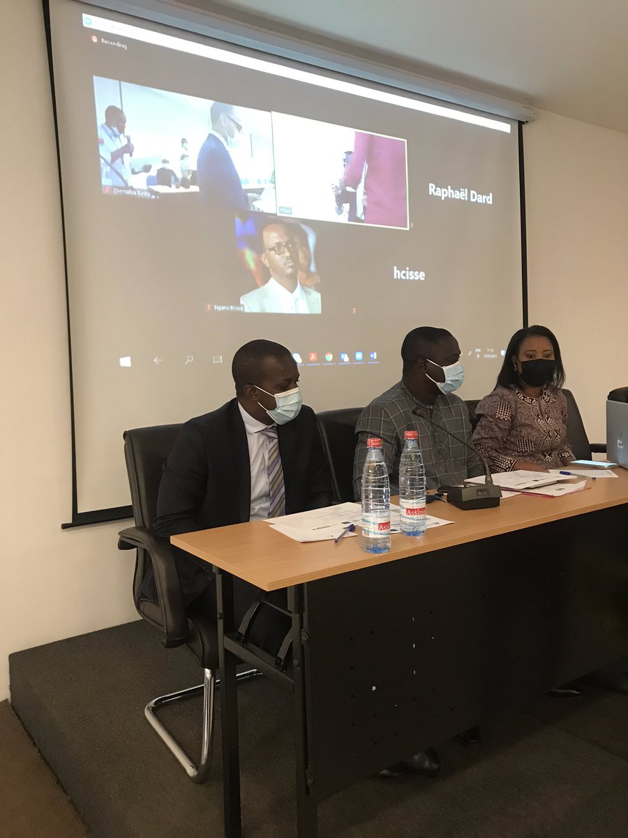 « 82% des utilisateurs 📱 en Guinée n’ont pas internet, #USSD  permet de toucher les communautés sans accès à internet en 🇬🇳. Cette formation a offert des connaissances fondamentales pour servir ces communautés en promouvant l’entreprenariat numérique » DG ANIEN 
#TeamEurope