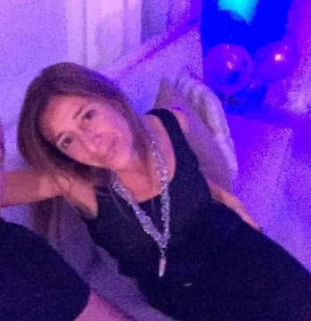 Esta es la jueza Karina Zucconi del juzgado Nº 15 . Esta no res la primera vez q no quiere encarcelar un violador . Con 5 denuncias soltó al asesino de Marianela Rago , lo mismo le puede pasar a la chica venezolana. No hay justicia , hay JUSTICIA-LISMO . Difundir
#GarzonViolador