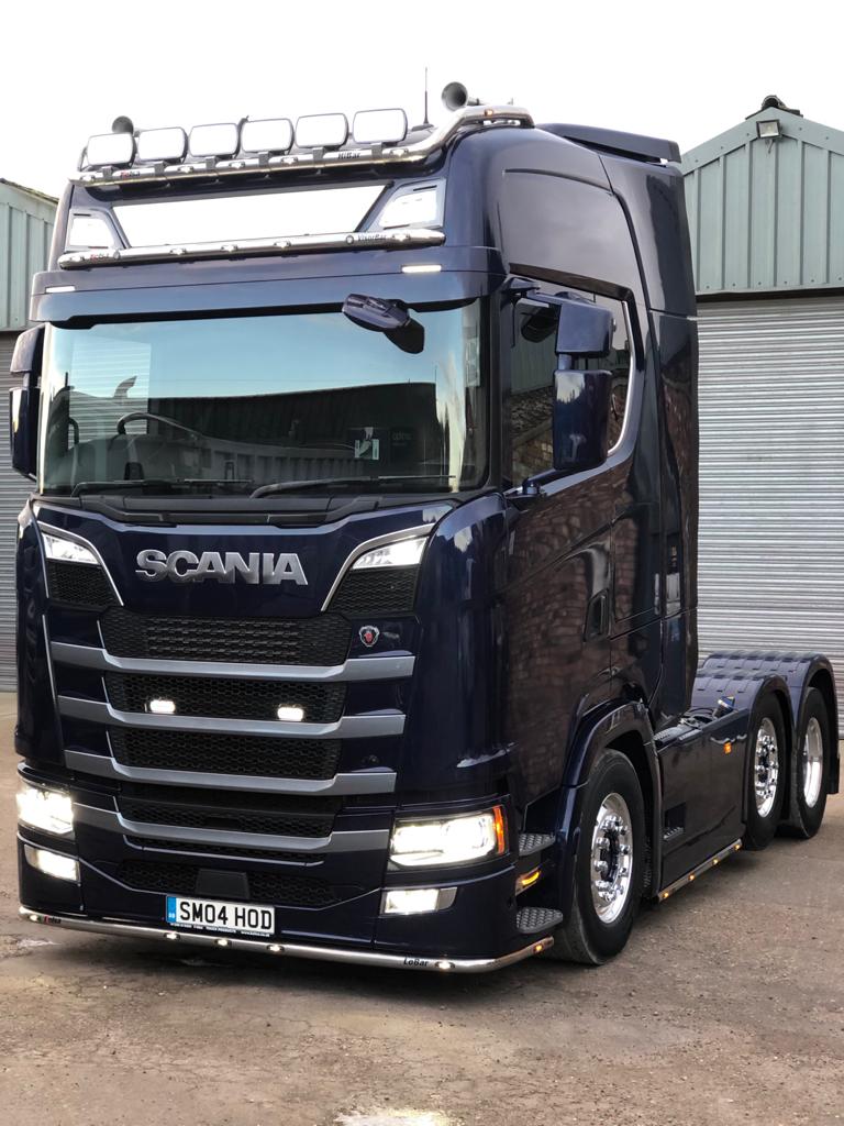 KelsaTrucks's tweet photo. Many thanks to SMH Tyres for sharing this image of their New Generation Scania complete with #Kelsa #HiBar #AirHorns #VisorBar #GrillBracket #Strobes #LoBar #SideBars https://t.co/sx1dueQnFM