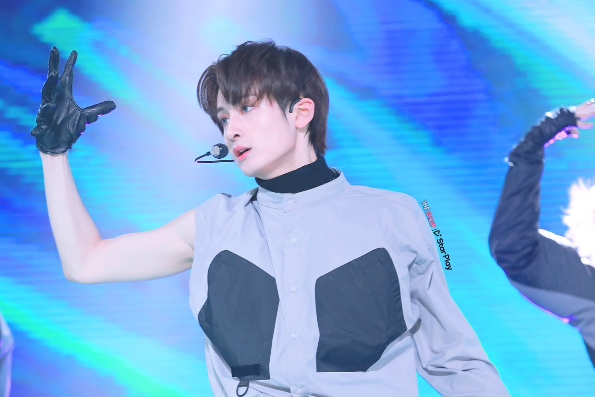 clean_armpitS2's tweet photo. 고스트나인 이우진 https://t.co/L1POM1jabn