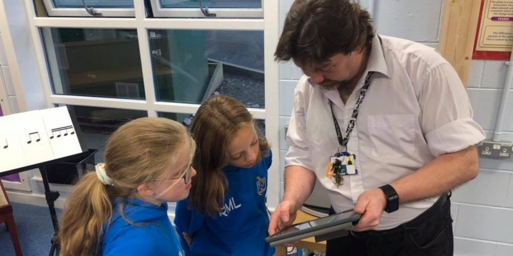 DYWScot's tweet photo. The benefits of employer engagement with education to young people, educators and business is explored in this Case Study from @DYWBorders 😀

Take a look and be inspired to get involved 👇

🔗 https://t.co/mCf4WF7fDc https://t.co/F7s2O9s5Vg