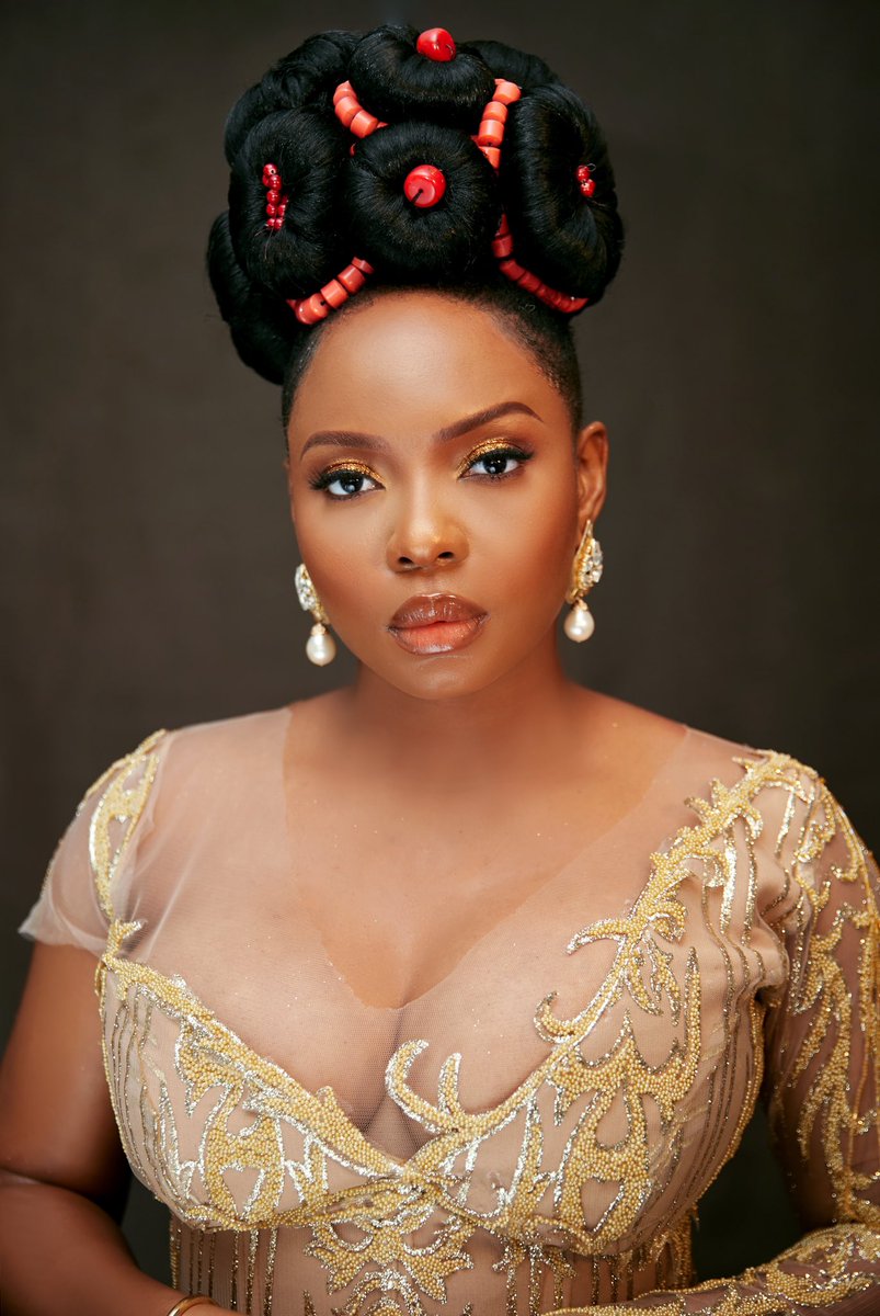 patorankingfire's tweet photo. Her Eyes Tho 😍 @yemialadee https://t.co/7omokgikzX