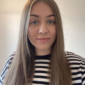 COMICResearchUK's tweet photo. Hi! I’m Hayley @hayleyecarrick and I am a Research Assistant in the team. I am currently working on the ASSSIST2 trial, which is investigating the effectiveness of Social Stories as an intervention for children with a diagnosis of ASD. #Autism #AutismAwareness #MeetCOMIC https://t.co/77oZVSEhhs