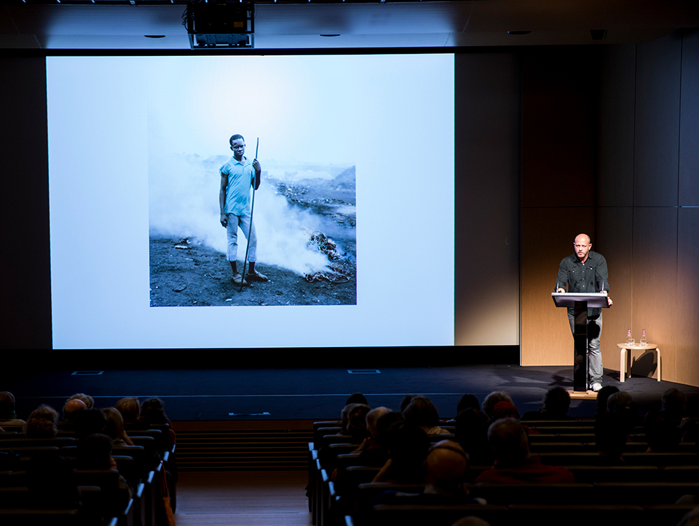 Incontri sulla fotografia. È online il talk di Pieter Hugo che si è svolto al MAST nel 2017: mast.org/dall-archivio-…