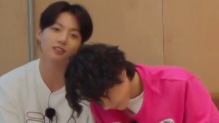 kookvtwins's tweet photo. they are the cute cutest 💗🤍 https://t.co/gu95DwsszU