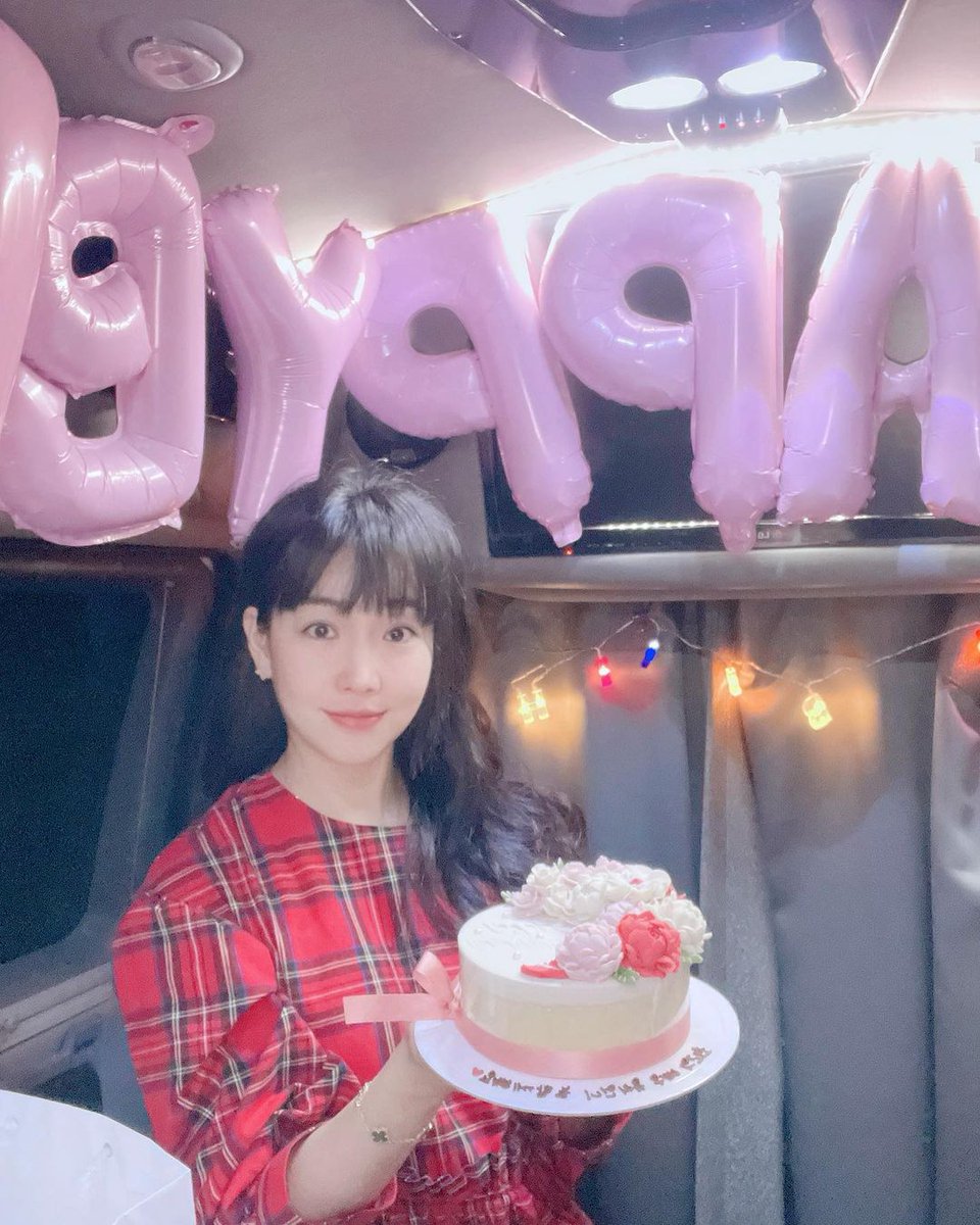 yulvely007's tweet photo. #이유리  인별!!

생일 축하해주셔서 감사합니다💕💕
많은  사랑을 받아서 행복합니다😊😊
#팬분들 #제작진분들 #연지 #감사합니다 #생일 #행복한하루💕

언니가 행복해서 넘 기분좋아요!😆🥰
#HAPPY_YURI_DAY 고맙고 사랑햇💜 https://t.co/d6YWLeIPot