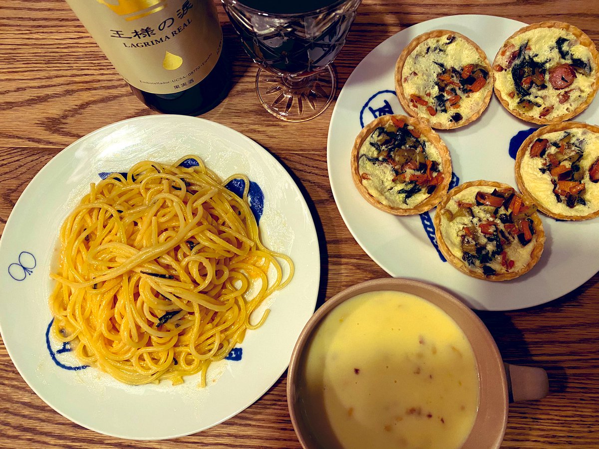 Kj 父ごはん 本日の献立は 茹ですぎちゃったうえにクリーム感も上手く出せなかった明太クリームパスタ ウインナーと余りものの野菜のキッシュ キャンベルのコーンポタージュ ミルク多め ジュニアには保険のミートボールと苺を添えて スペインの安 Kj 父ごはん 本日の献立は 茹ですぎちゃったうえにクリーム感も上手く出せなかった明太クリームパスタ ウインナーと余りものの野菜のキッシュ キャンベルのコーンポタージュ ミルク多め ジュニアには保険のミートボールと苺を添えて スペインの安