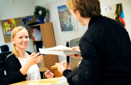 So I've seen a lot of people say they don't understand what's happening with the hedge funds and such, and why people buying GameStop stock costs rich investors money. So I'ma try and make it as basic as possible using a metaphor:Borrowing books from people. (1/8)