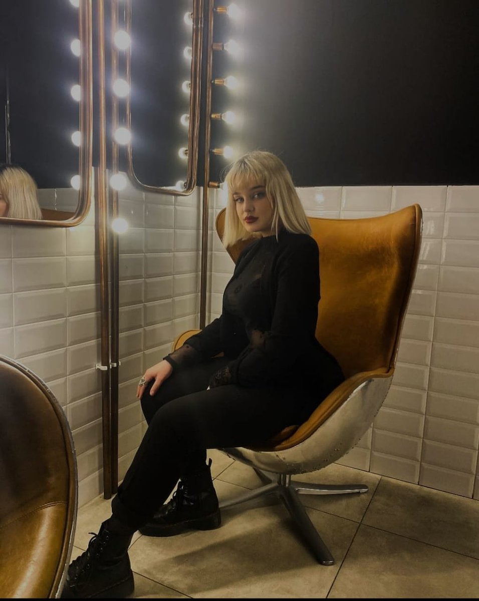 itsroxywells's tweet photo. Make Your Own #Fashion Statement, Carry It the Way You Want.
#model #photography #roxywellsofficial #trendingnow #lace #blonde #modelphotography #fashion #heart #sexygirl #sexy #hotty #hotgirl #hot #pinklips #nightlover #dreamgirl #sexyeyes #blacklover #MidnightDate #style https://t.co/5VhBJUKdgC