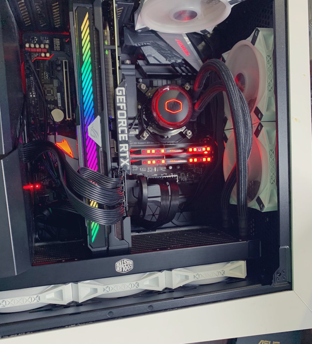 KingLuii718's tweet photo. 3080 GPU is so beautiful. It was definitely a struggle installing this massive card. ASUS 3080 Strix OC.  #nvidia #gpu #twitch #asus

Thank you #newegg for the raffle! 
What do you guys think of it? https://t.co/qigcG80JlI