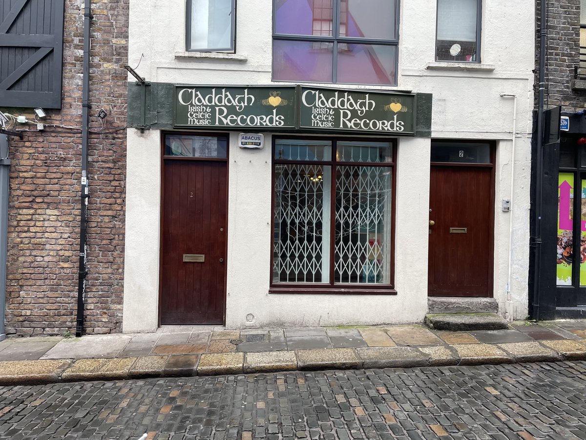 1/12 Yesterday was a sad day & the end of an era in Irish Music. I collected remaining stock of my CDs from  @CladdaghRecords b4 they close in a week. Claddagh have been bought over by  @UniMusicIreland, and the company & shop in Temple Bar as we know them are gone forever, as is