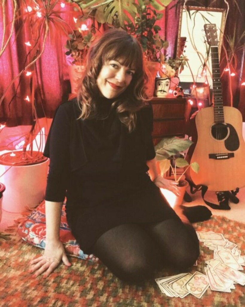 PineyGir's tweet photo. TODAY 3-4 I'm hosting #otherwomxn on Soho Radio #culturechannel tune in or stream https://t.co/9jM3AMXEr4 for Lucius Dirty Projectors Dolly Parton Lizzo Nina Simone Unloved Feist Pointer Sisters & more! xx p #SohoRadio #IndieRadio #Lucius #DirtyProject… https://t.co/PNuZI7fqNN https://t.co/EI97uVqGti
