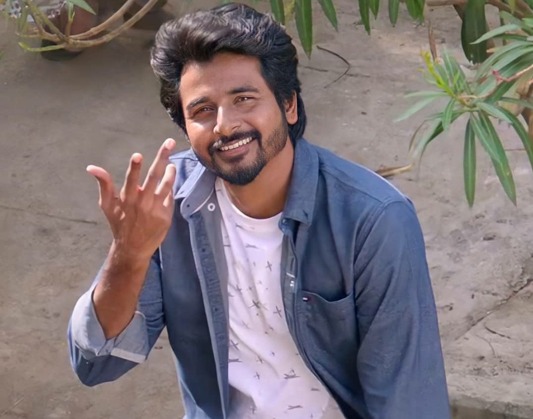 ponmani_sk's tweet photo. Evalo Naal Aachu #ChatwithSK Vachu Please Engalukaga chat with sk Session panunga  🥺🙏  @Siva_Kartikeyan  Anna https://t.co/5MFjB07cKm
