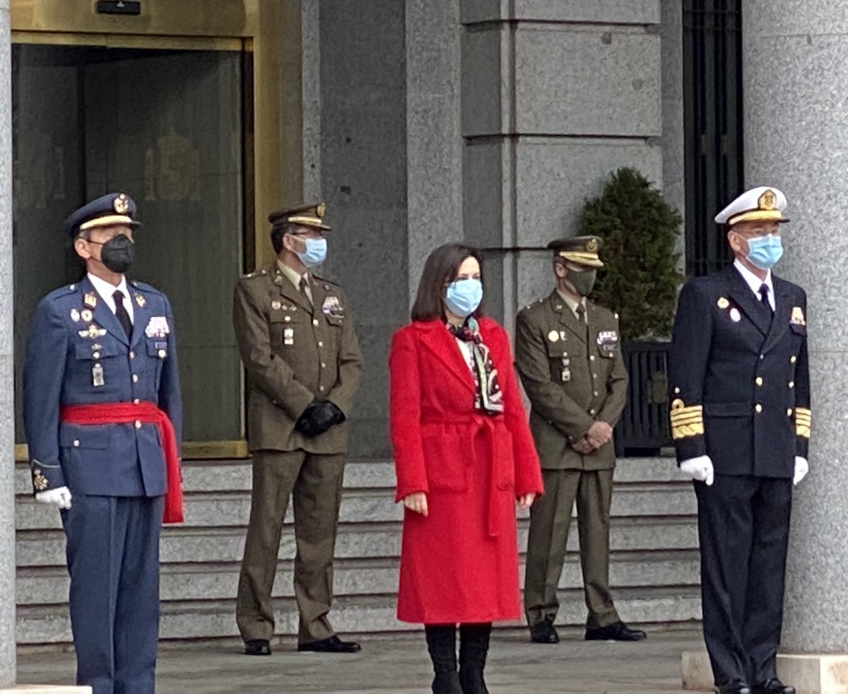 Relevo JEMAD
por “desafortunadas circunstancias”
López Calderon dixit
#JEMAD <a href="/EMADmde/">Estado Mayor Defensa 🇪🇸</a> <a href="/Defensagob/">Ministerio Defensa</a>