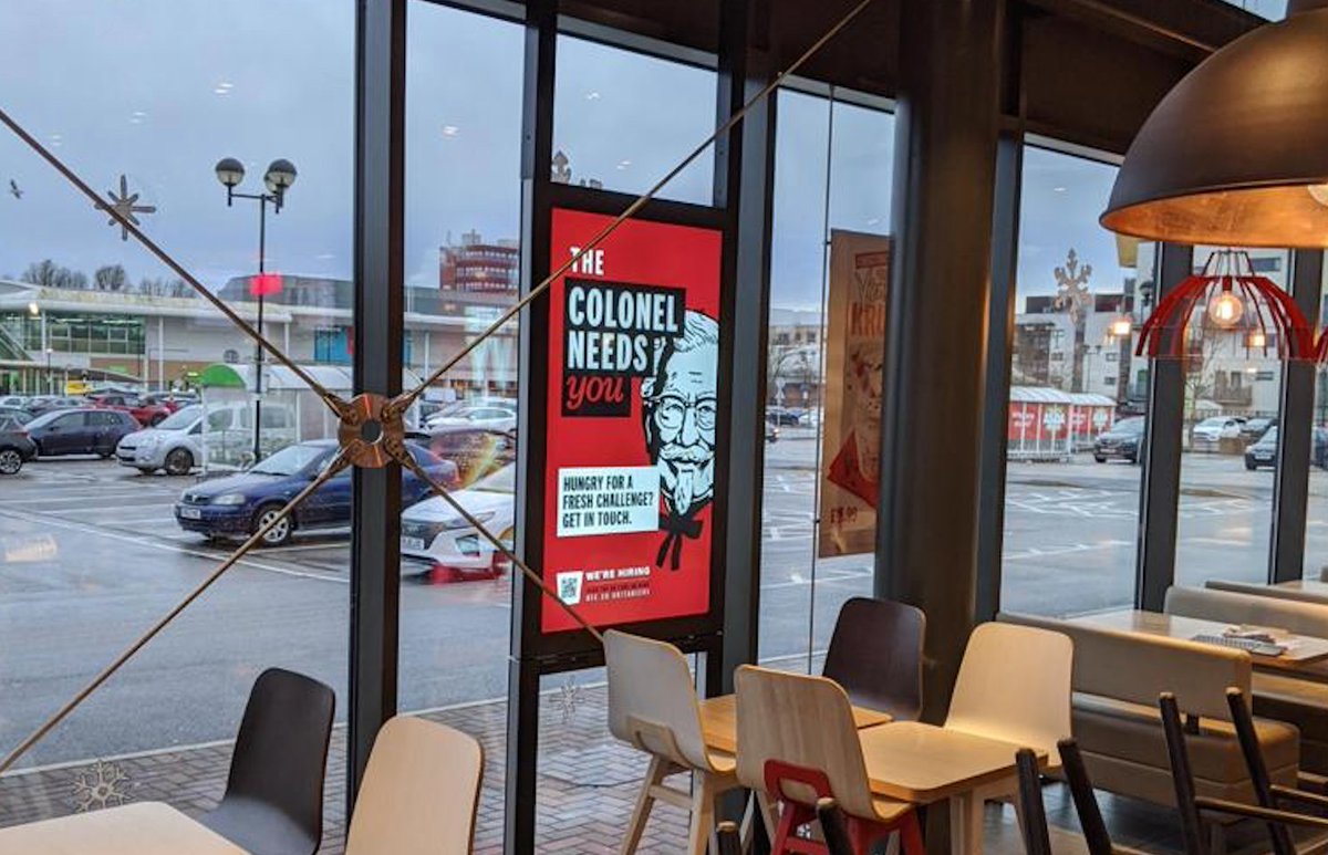 The <a href="/Pioneergroup_Av/">Pioneer Group - Part of Trison</a> team have been working hard at this <a href="/KFC_UKI/">KFC UK</a> site installing <a href="/dynascan/">DynaScan</a> dual sided displays! #digitalsignage #avtweeps #retail #fastfood #retailexperience
