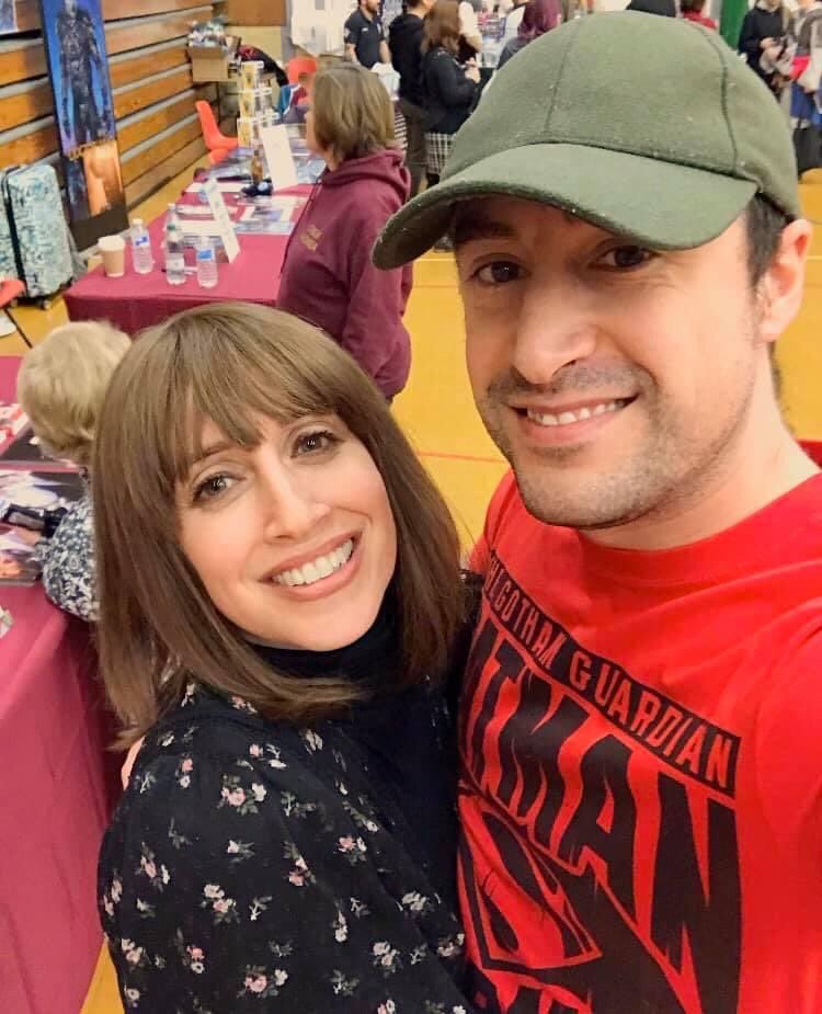 DrMemehattan's tweet photo. The most famous, most down to earth and most kindest that person Iโve ever met is @BlondShelley. Once at #WalesComicCon in 2016 (I think) and #ReadingComicCon in 2019. https://t.co/LDLlYF116N