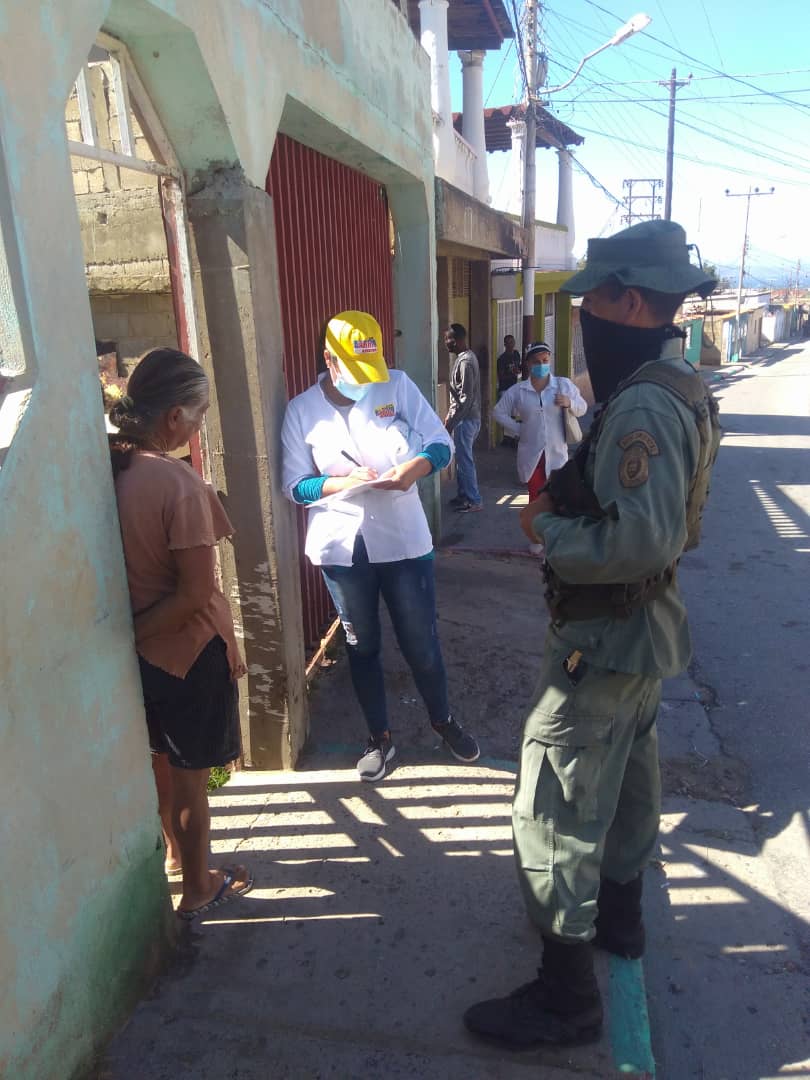 miramarsuc's tweet photo. El mejor homenaje, jornadas de pesquisas casa a casa de los colaboradores cubano por la salud del pueblo venezolano
#CubaCoopera #CubaPorLaVida #CubaPorLaSalud 
@DiazCanelB @CDI_feyalegria @Cubacoopera_Ve3 @LenaAlinaGarci1 https://t.co/yt2F30XqAo