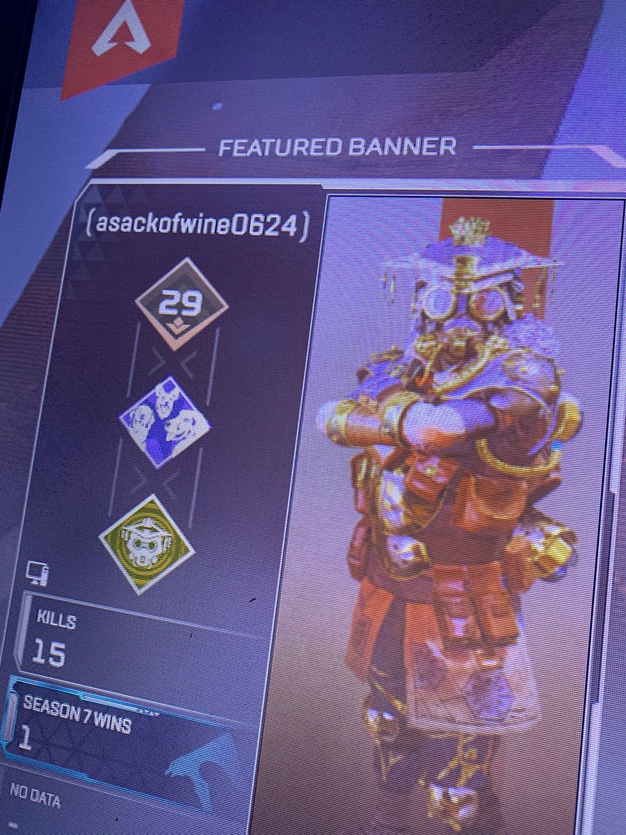 A glitch swapped my username in Apex last night, and I became a Franzia bag https://t.co/rvIsjqWju0