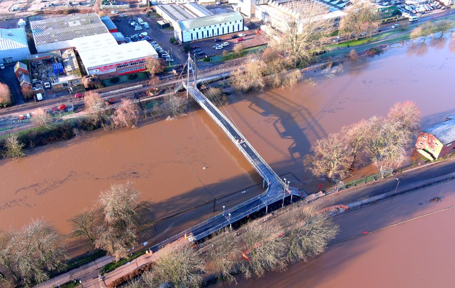 WorcsTravel's tweet photo. ⚠️ Sabrina bridge will reopen at 12 noon tomorrow

Access via ramps only - further works are still underway to reinstate the site, temporary traffic lights on Hylton Road will remain in place for approximately 2 more weeks https://t.co/ZkmyzGxgcv