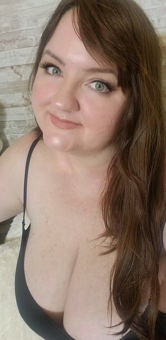 I'm so close to 20k followers here! It doesn't exactly help that I have an app deleting "fake" accts<a href="/tag/tittytuesday"class="tags"><span>#tittytuesday</span></a><a href="/tag/rt"class="tags"><span>#rt</span></a><a href="/tag/boobsfordays"class="tags"><span>#boobsfordays</span></a>