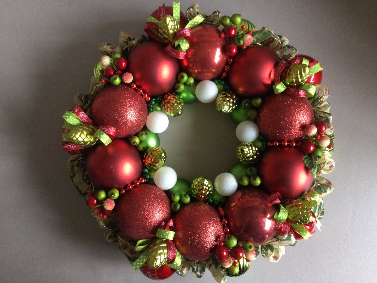 1Liverbird's tweet photo. New #craft to try ... bauble #wreath making.

#handmade #crafting #christmas #christmasdecor
#homedecor #christmasinspiration https://t.co/j5v3Co3Xdo